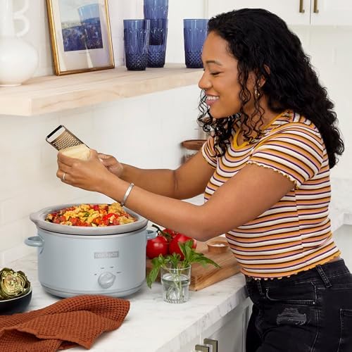4.5 Quart Manual Slow Cooker – Macaroon Blue - Curated Catalog Y1